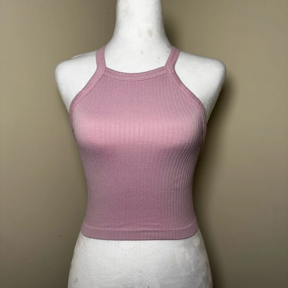 Pink Ribbed Crossback Crop Top - Picture 2 of 4